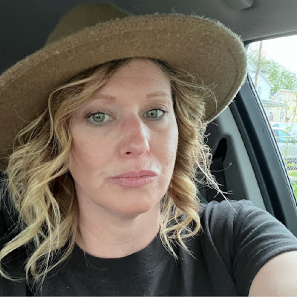 Meet your Posher, Kayla